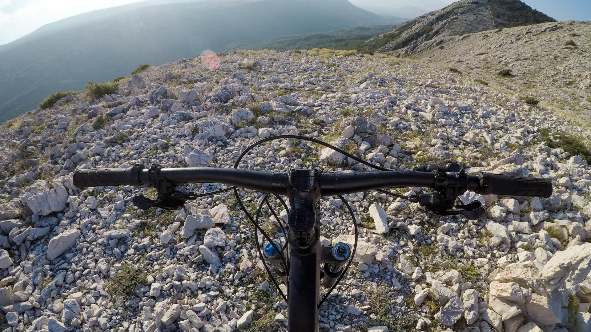 Top 5 Melhores Tipos de Guidão para Mountain Bike | Guia Completo 2025